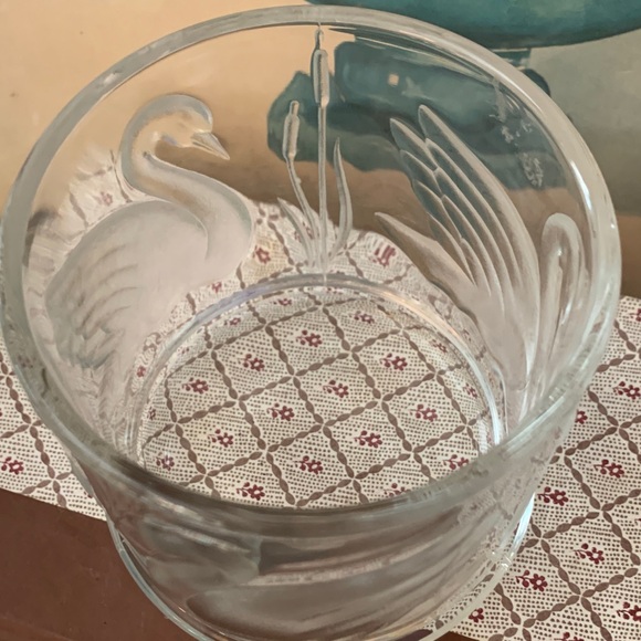 Elegant Swan Glass planter - Picture 2 of 4
